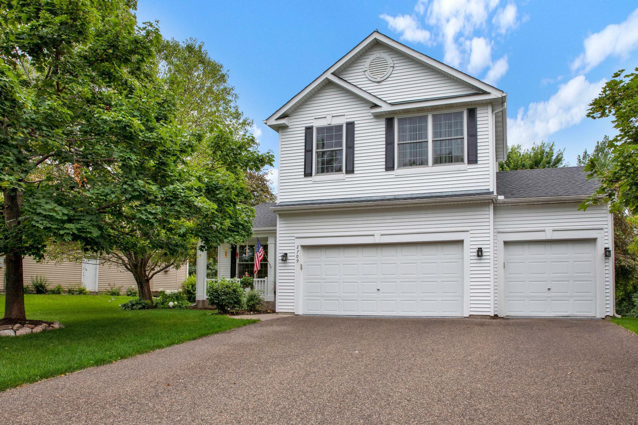 Property Photo:  2709 Autumn Woods Drive  MN 55318 