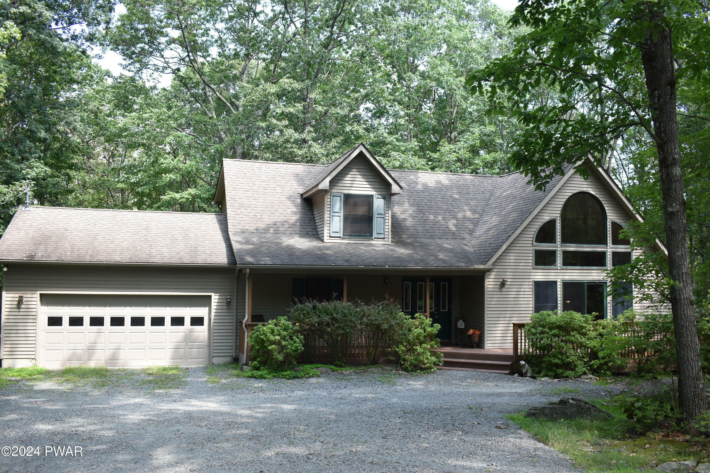 Property Photo:  802 Mountain View Court  PA 18428 