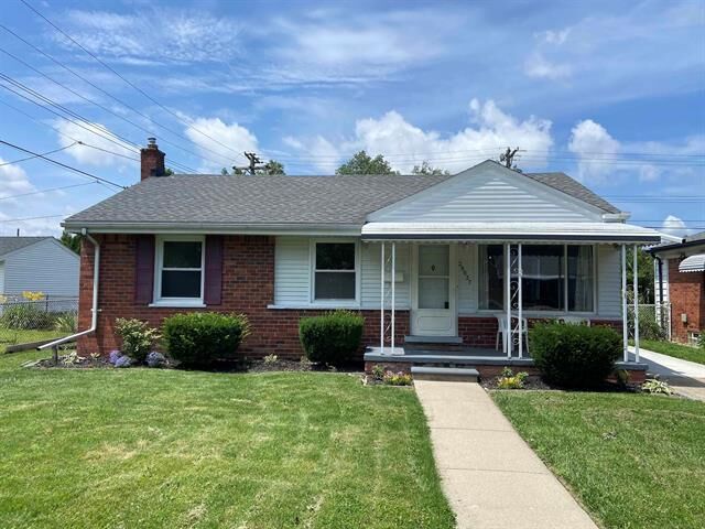 Property Photo: 28027 Hollywood Street MI 48066