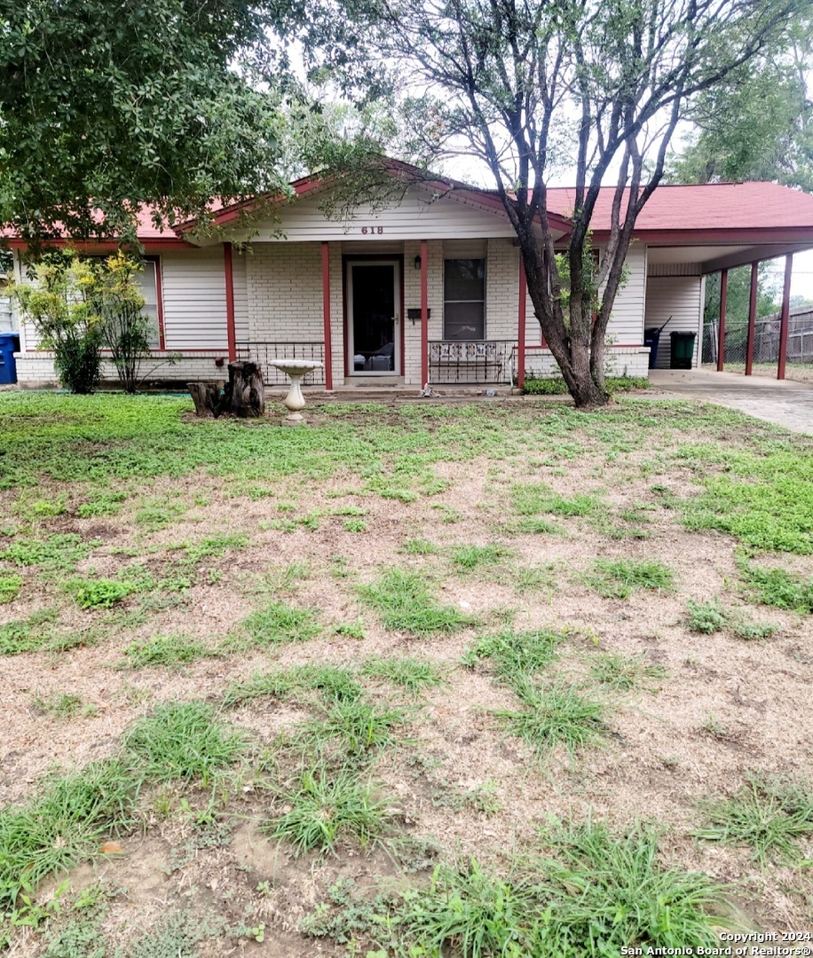 Property Photo:  618 Prestwick  TX 78223 