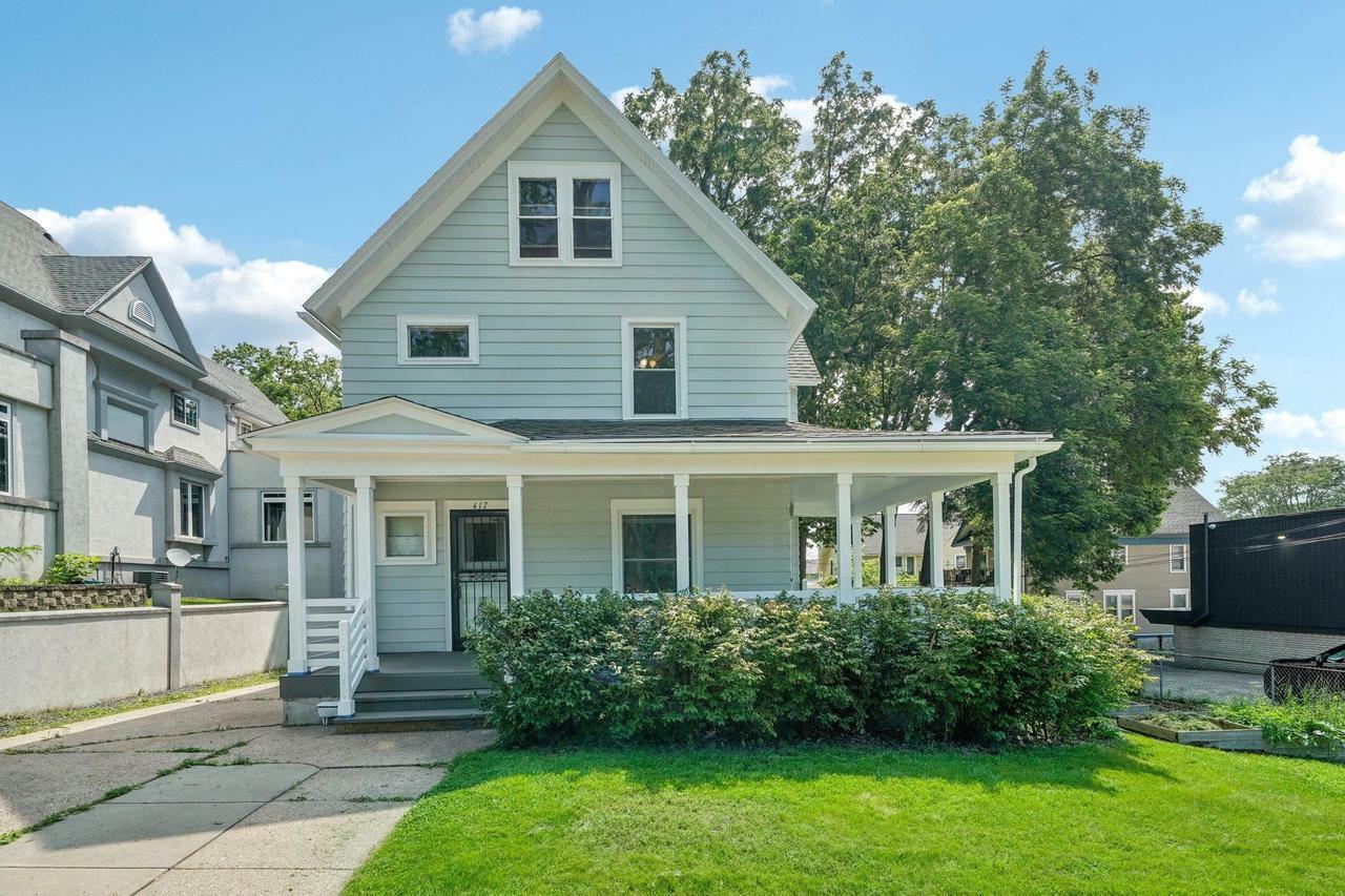 Property Photo:  417 Park Avenue  WI 53511 