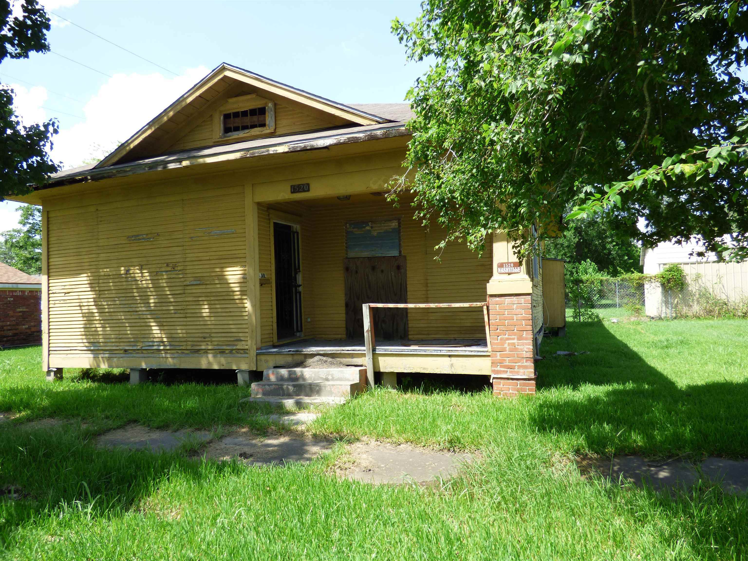 Property Photo:  1520 Nashville  TX 77640 