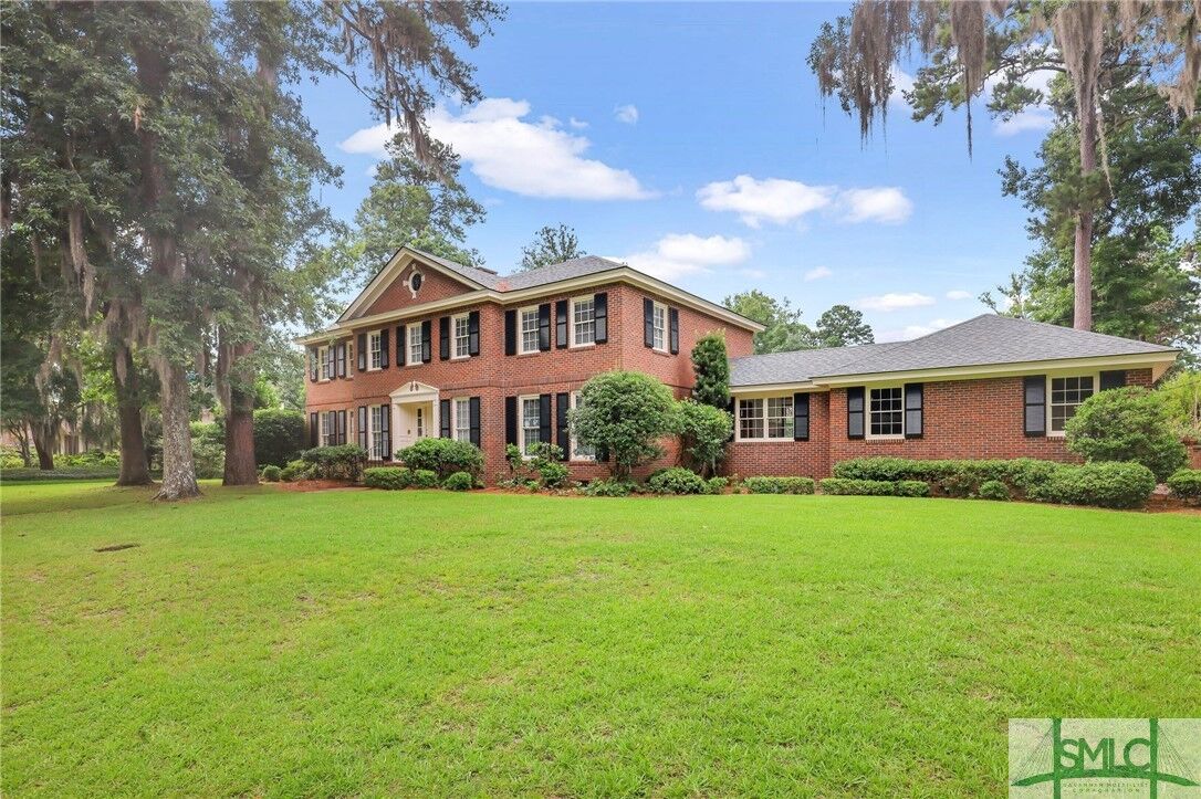 Property Photo: 201 Johnston Street GA 31405