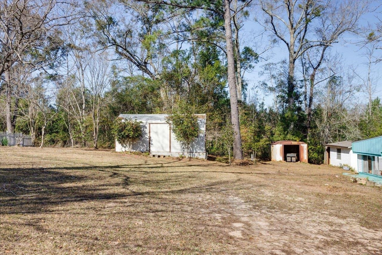 Property Photo:  1940 W Sharon Street  FL 32351 