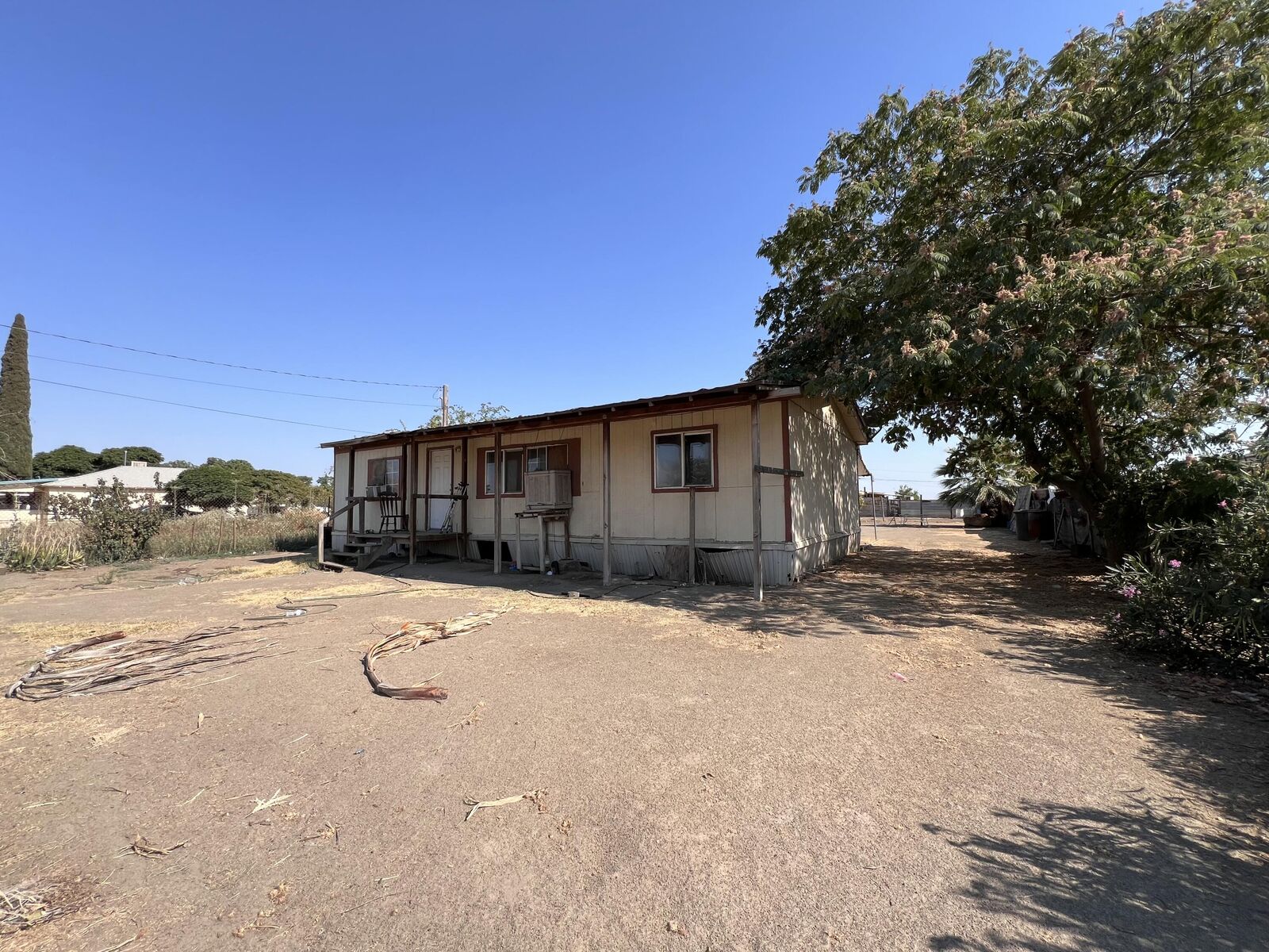 Property Photo: 151 E Beacon Avenue CA 93274