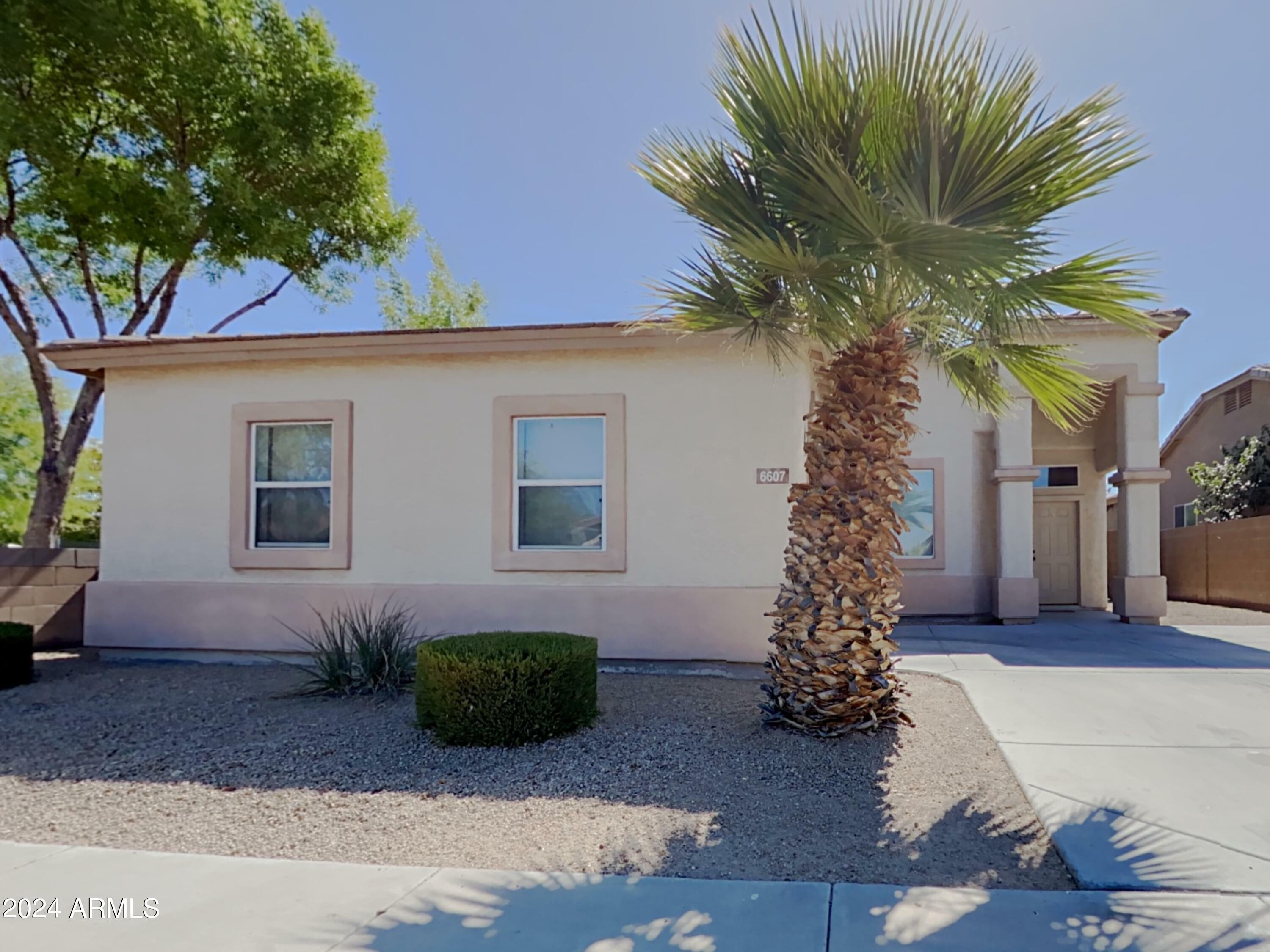 Property Photo: 6607 S 5th Place AZ 85042