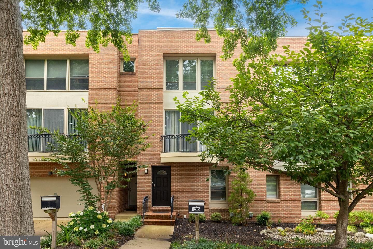Property Photo: 1205 Shallcross Avenue DE 19806