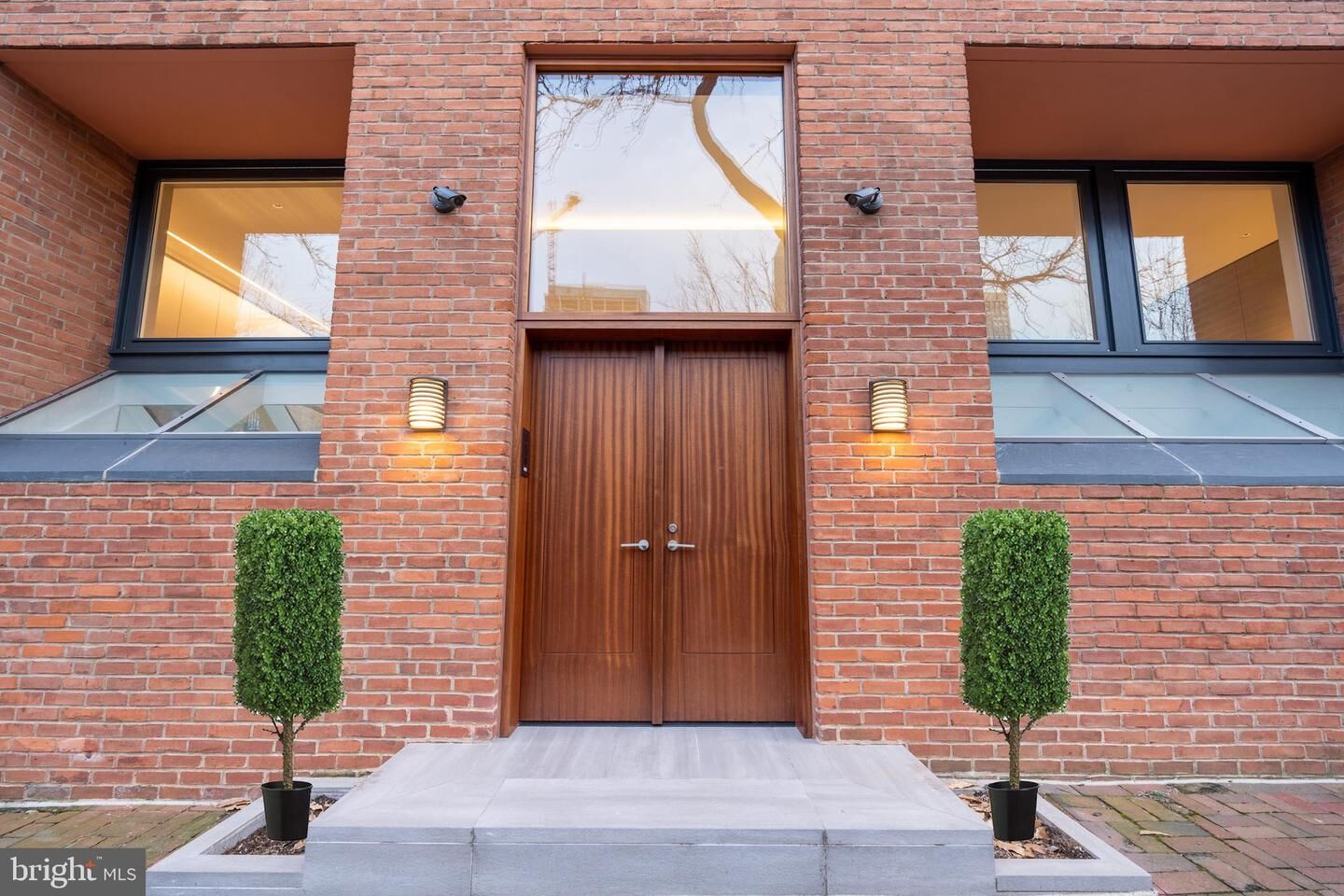 Property Photo: 110 Delancey Street 12 PA 19106