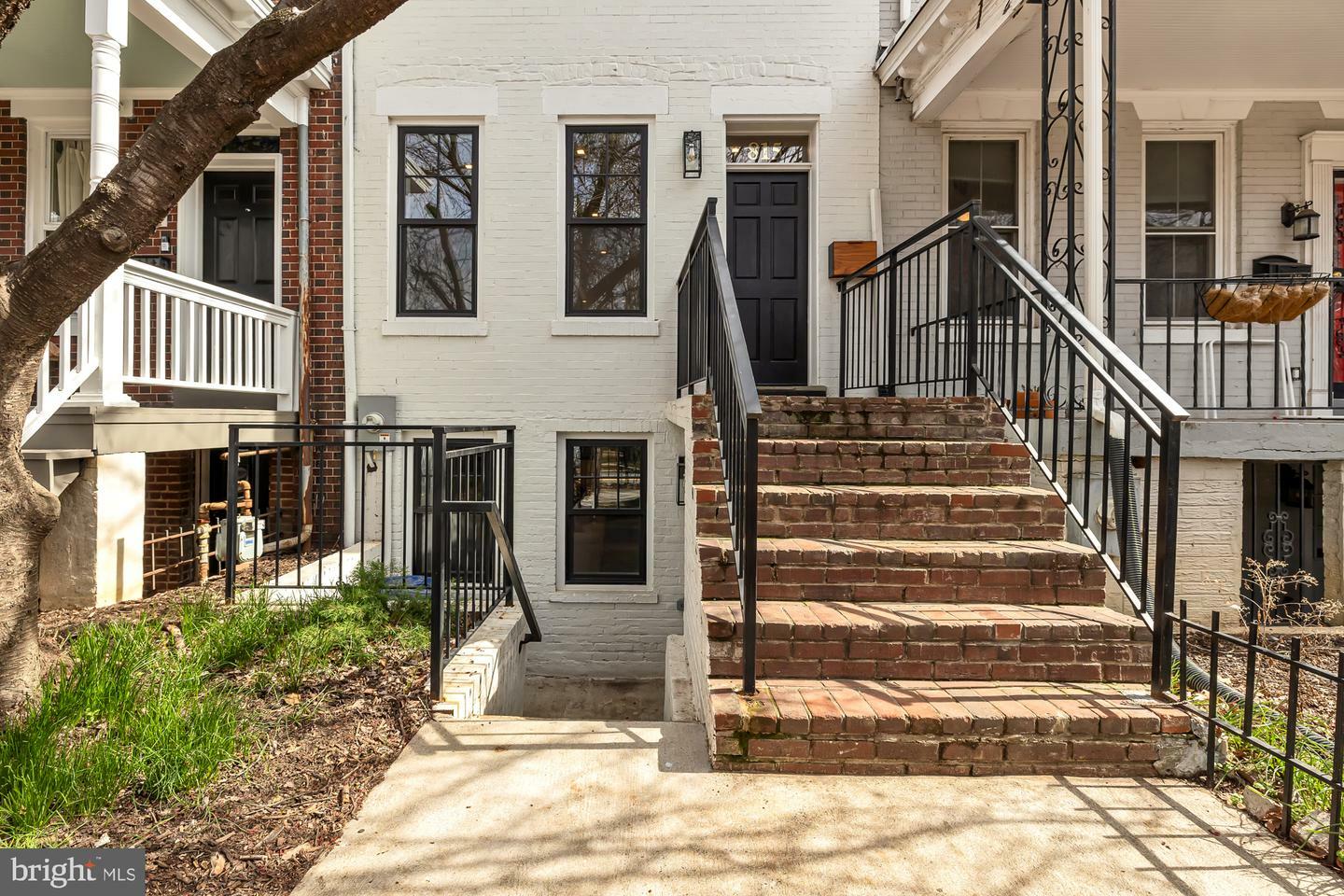 Property Photo:  815 10th Street NE  DC 20002 