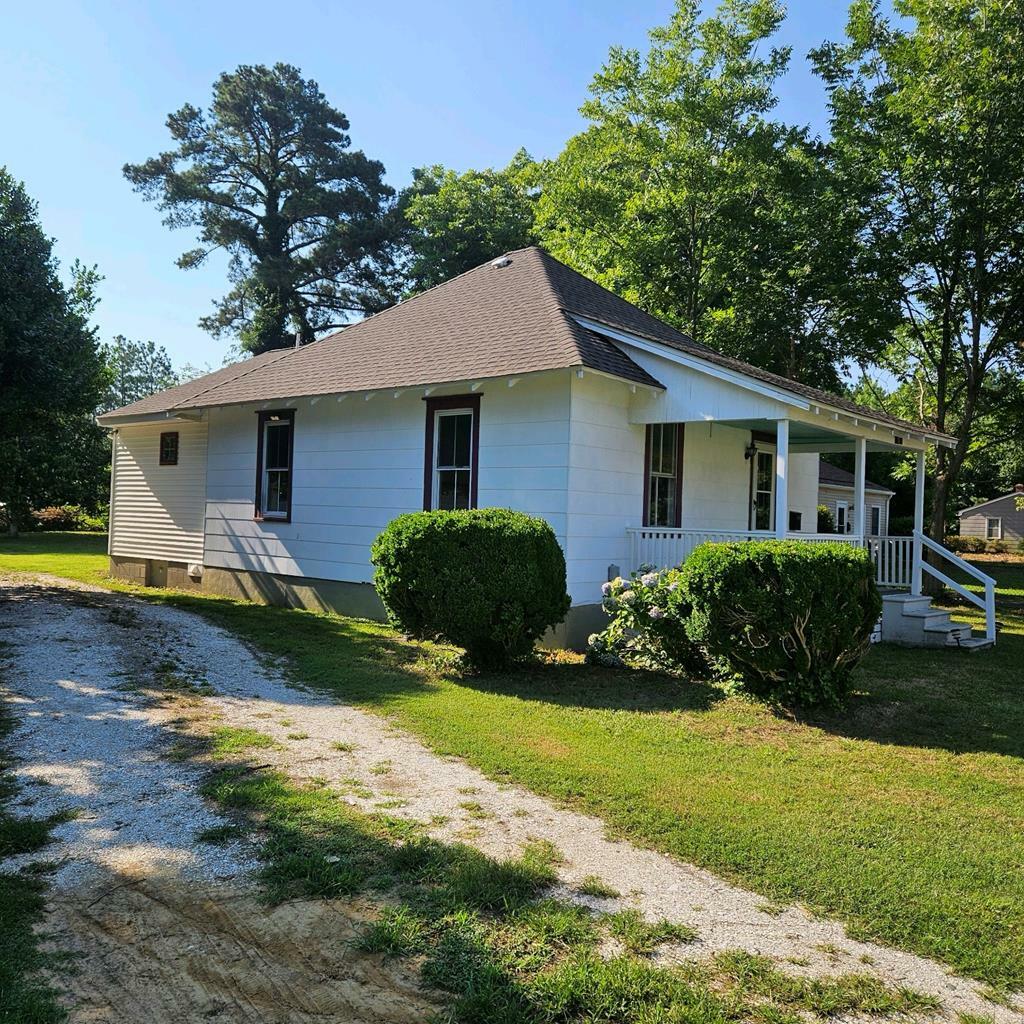 Property Photo:  12 Pine St  VA 23417 