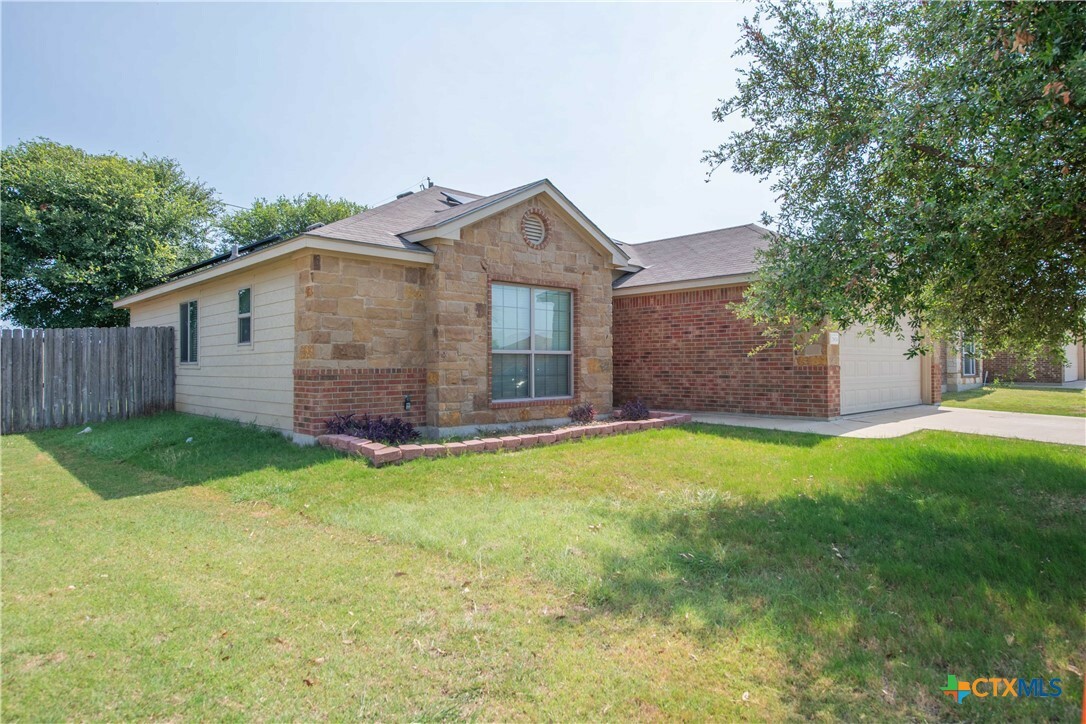 Property Photo:  2804 Frontier Drive  TX 76504 