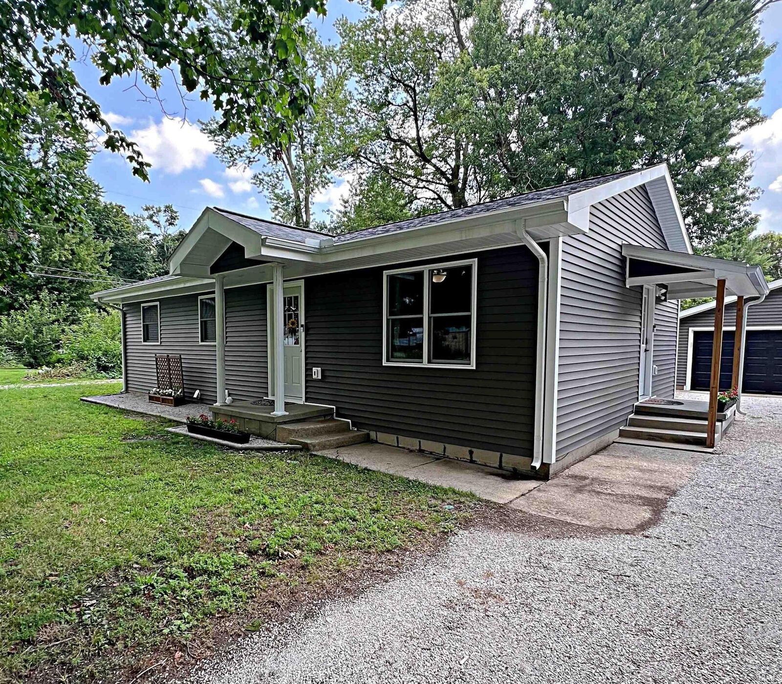 Property Photo:  419 W Park Street  IN 47471 