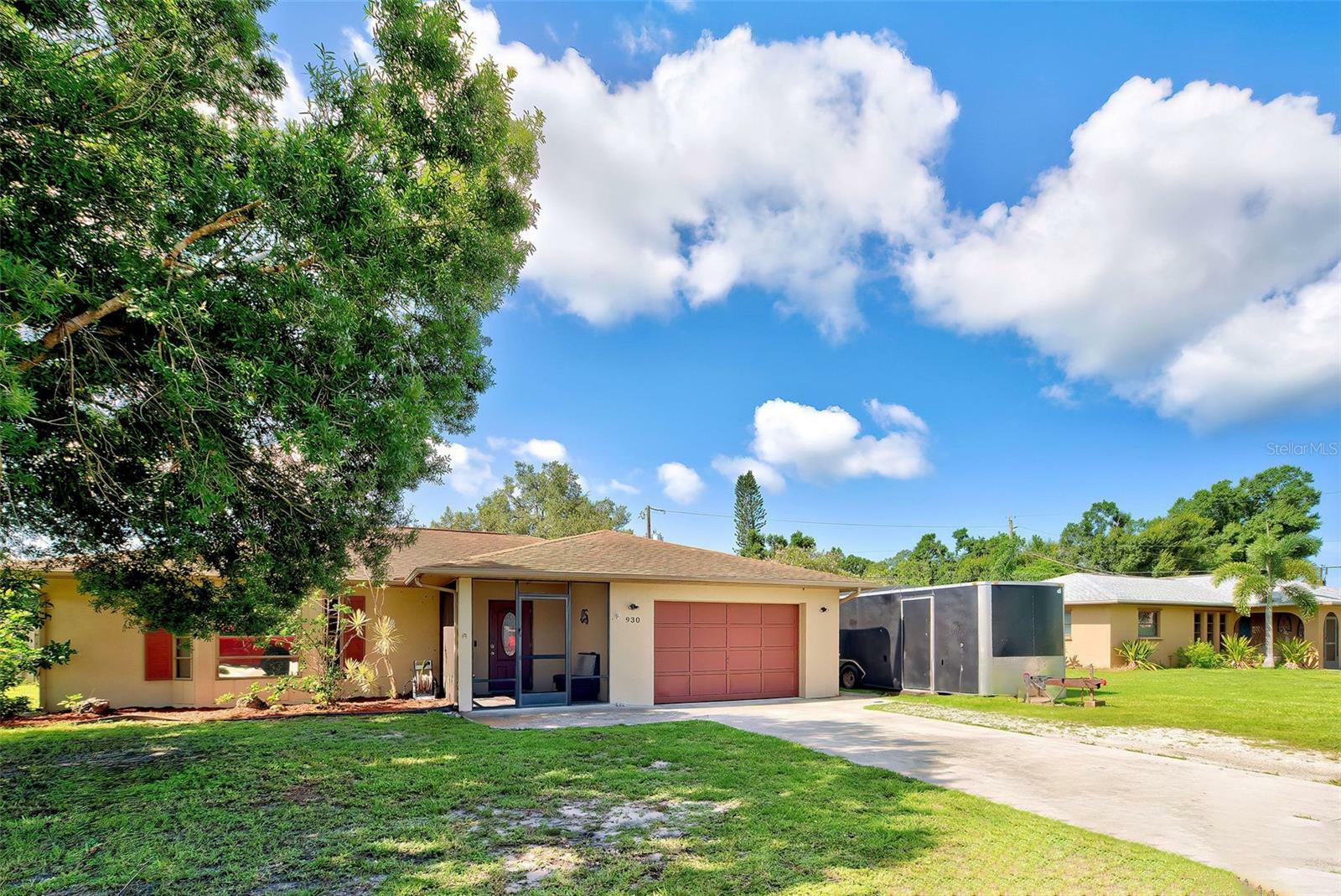 Property Photo:  930 Darwin Road  FL 34293 