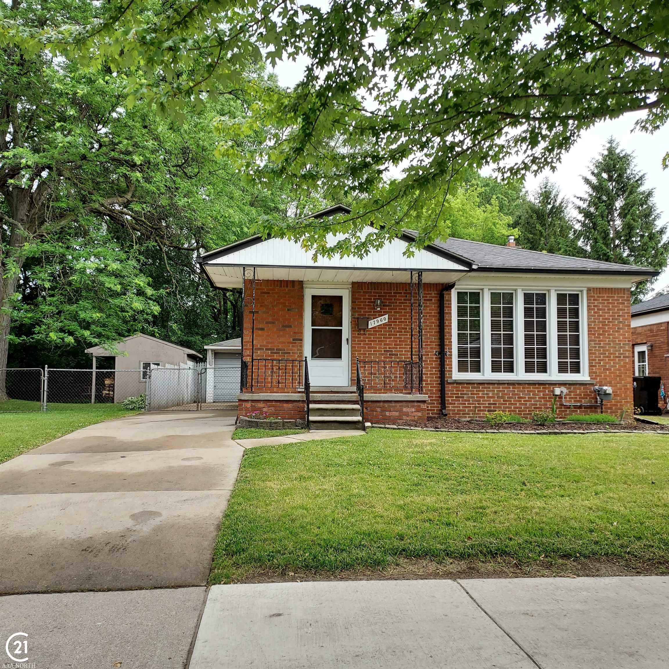 Property Photo:  17960 Elizabeth Street  MI 48066 