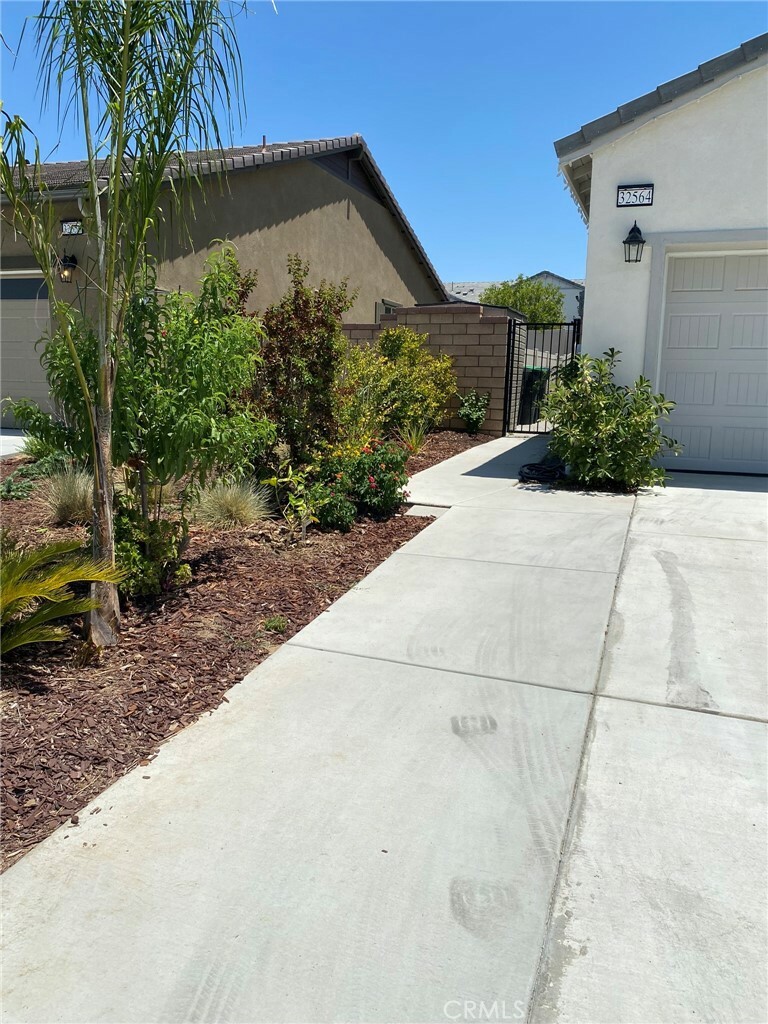 Property Photo:  32564 Ascot Hill Circle  CA 92595 