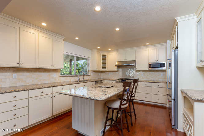 Property Photo:  975 W Telegraph Road 129  CA 93060 