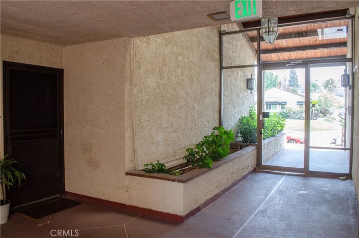 Property Photo:  1325 Valley View Road 301  CA 91202 