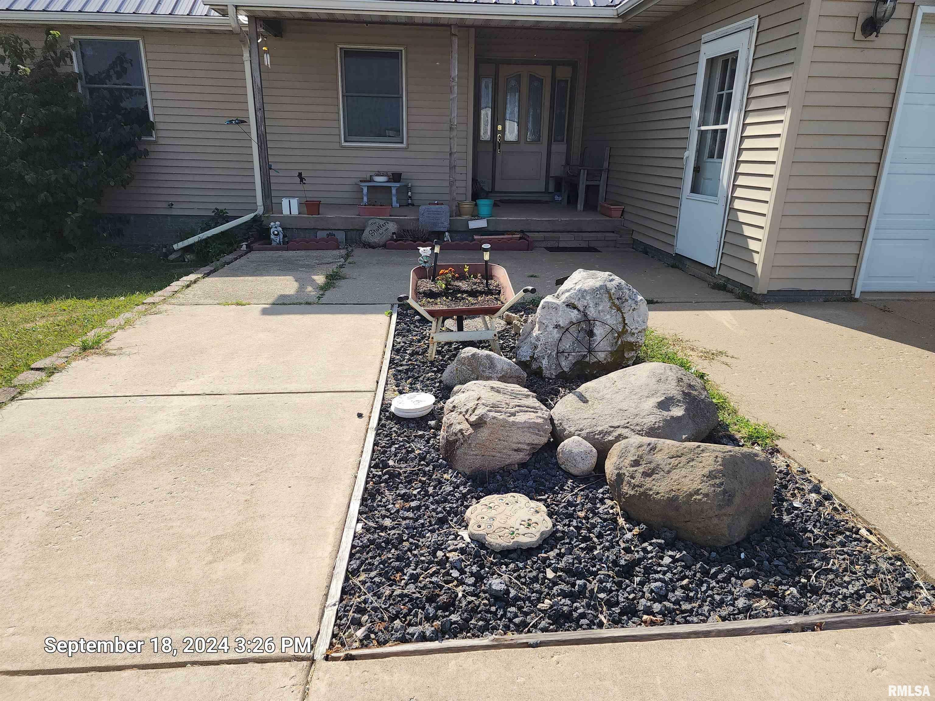 Property Photo:  17343 State Route 17 Road  IL 61491 