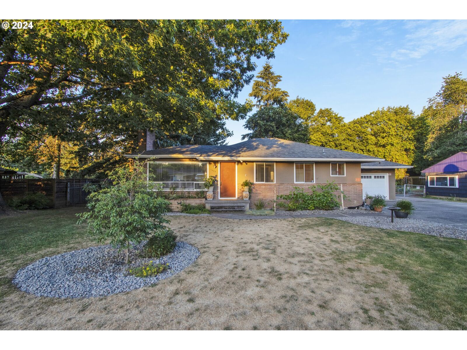 Property Photo:  1698 NE 137th Ave  OR 97230 