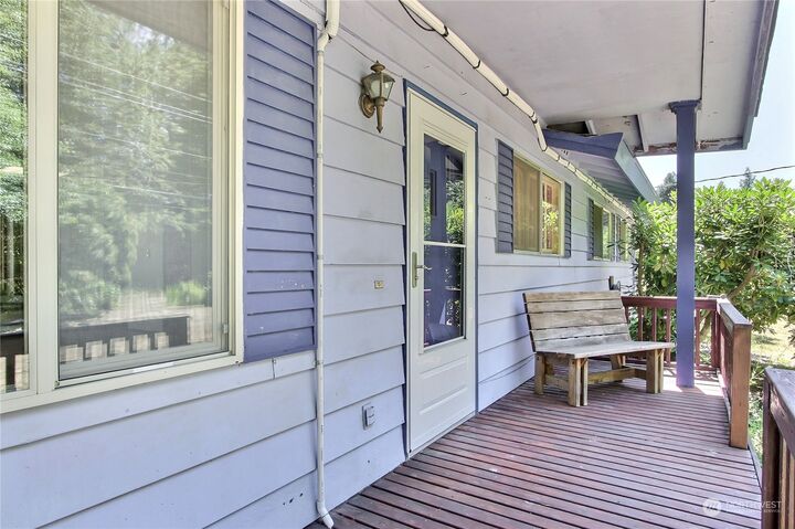 Property Photo:  2026 324th Avenue NE  WA 98014 