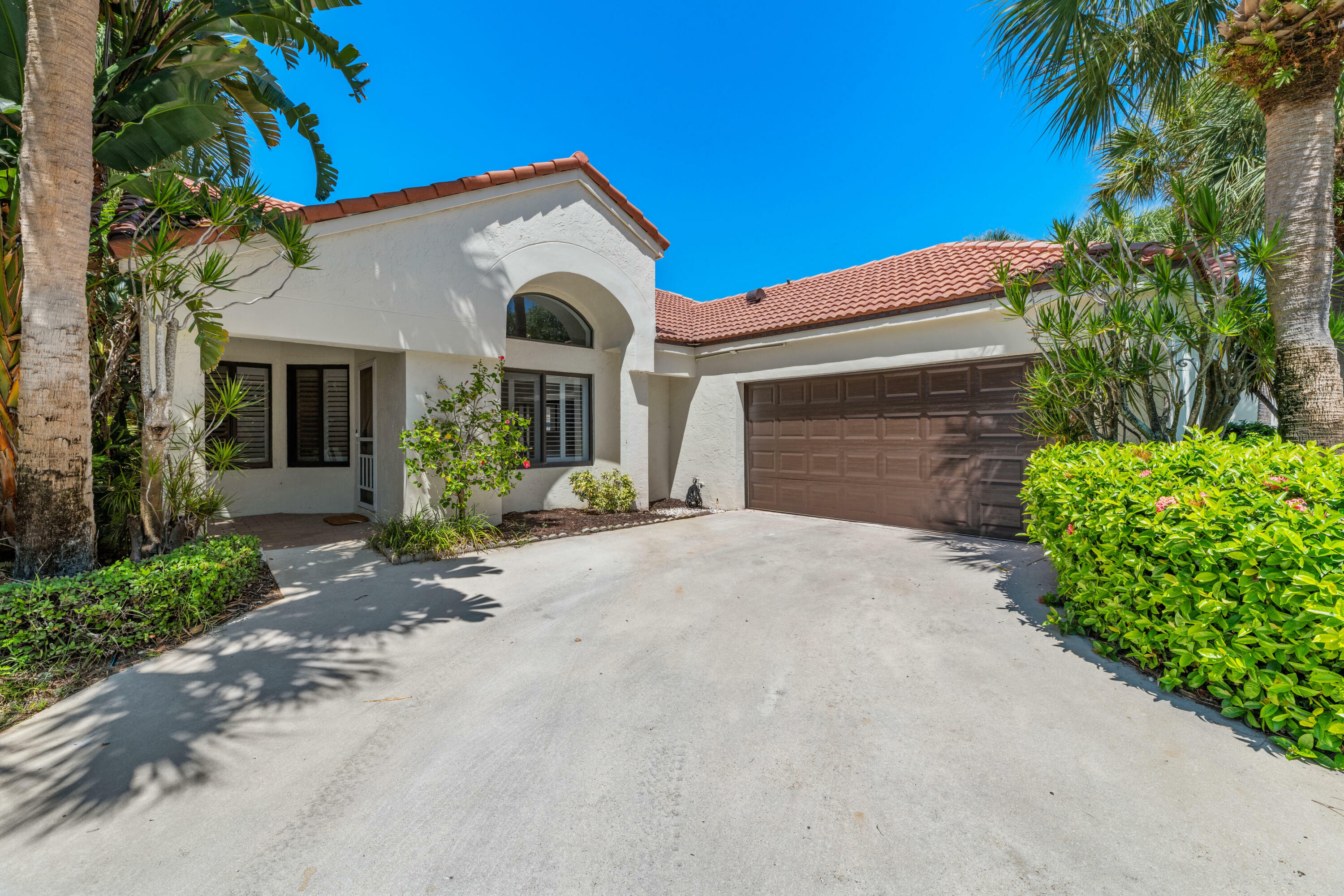 Property Photo:  701 Sea Oats Drive D-1  FL 33408 