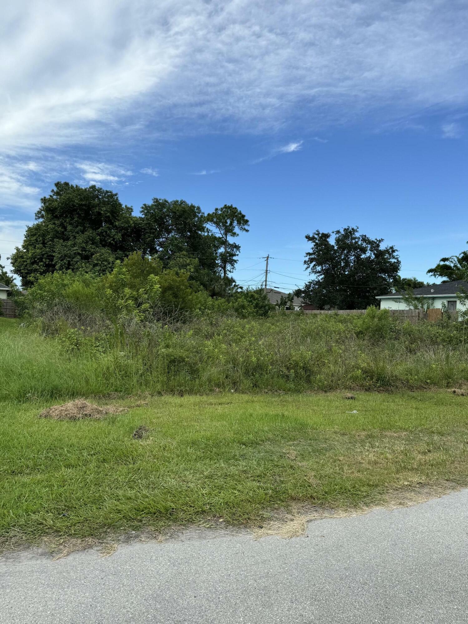 Property Photo:  1457 SW Dow Lane  FL 34953 