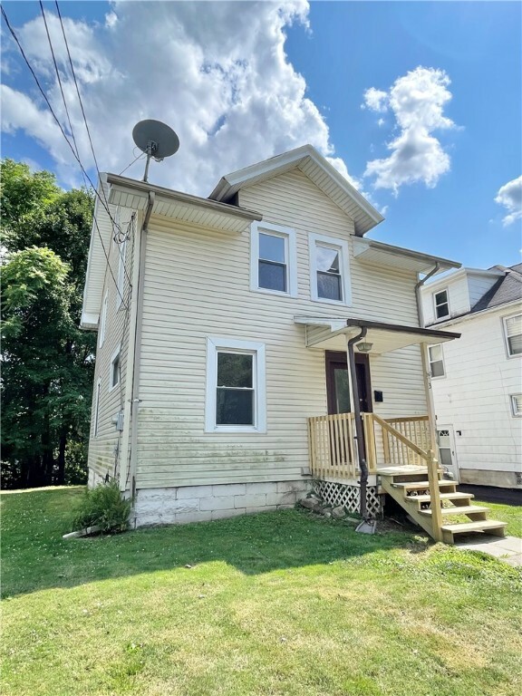 Property Photo:  3 W Edison Ave  PA 16101 