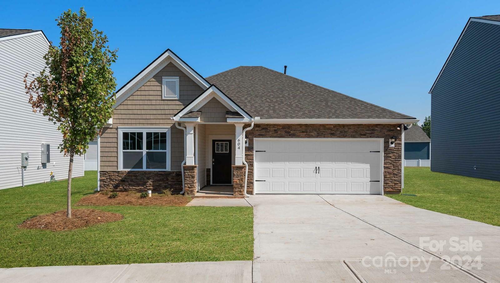 Property Photo:  587 Country Oak Drive  NC 28804 