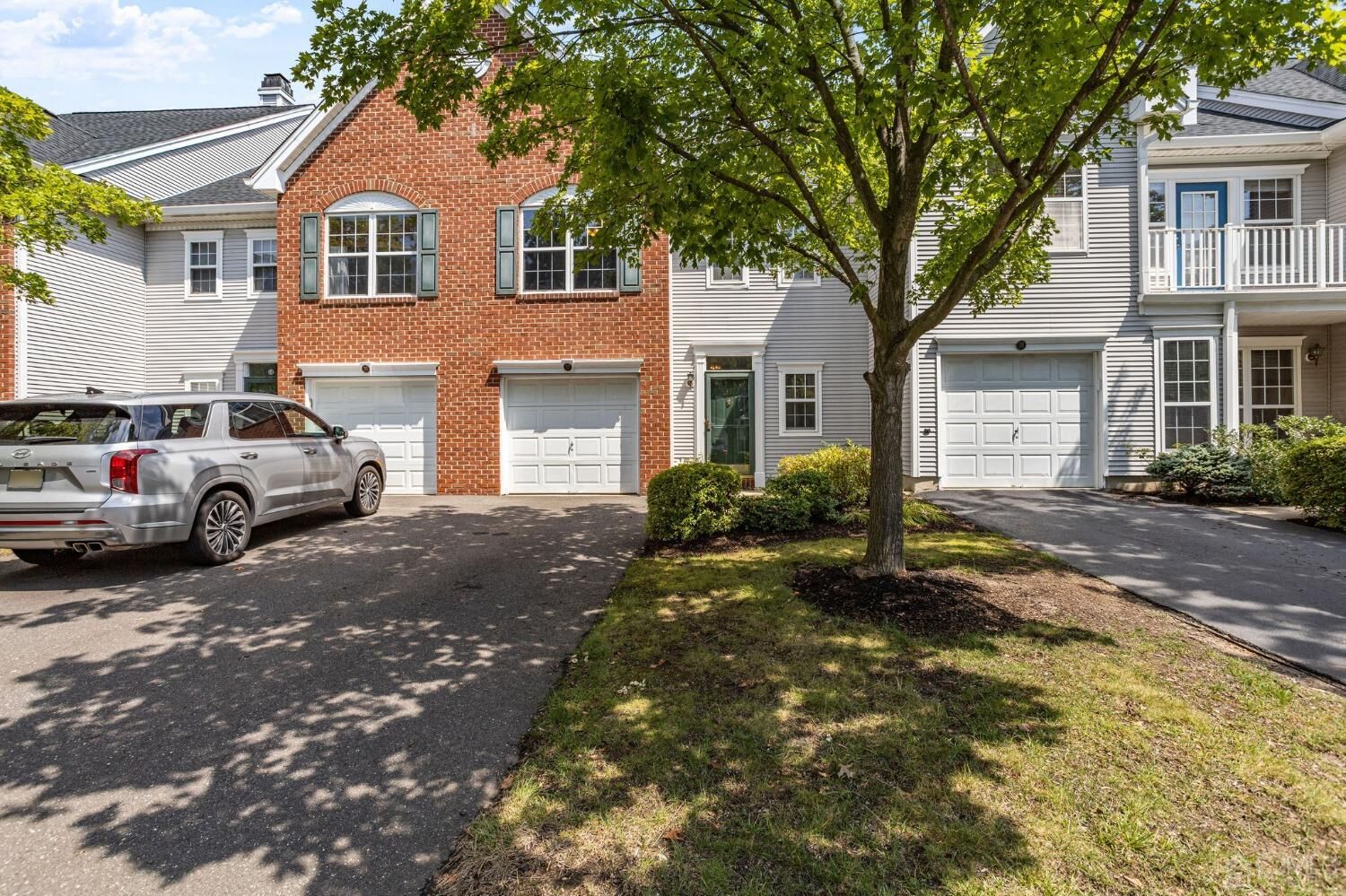Property Photo:  37 Knox Court  NJ 08536 