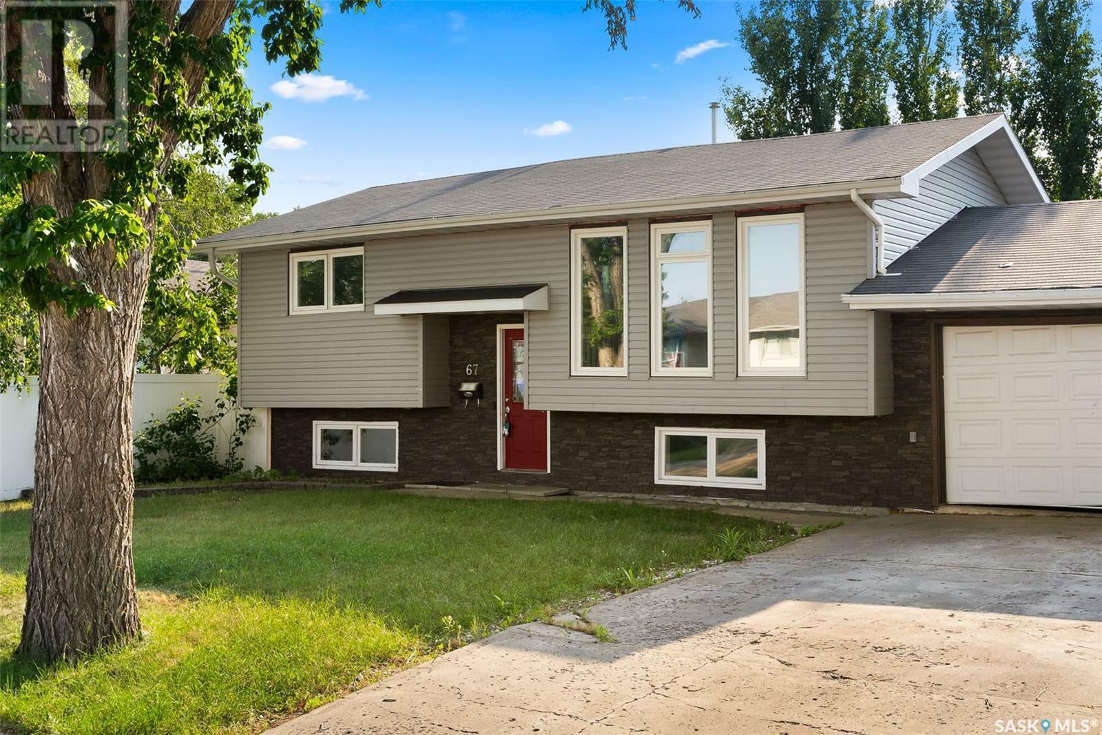 Photo de la propriété:  67 Hatton Crescent  SK S4N 5K4 