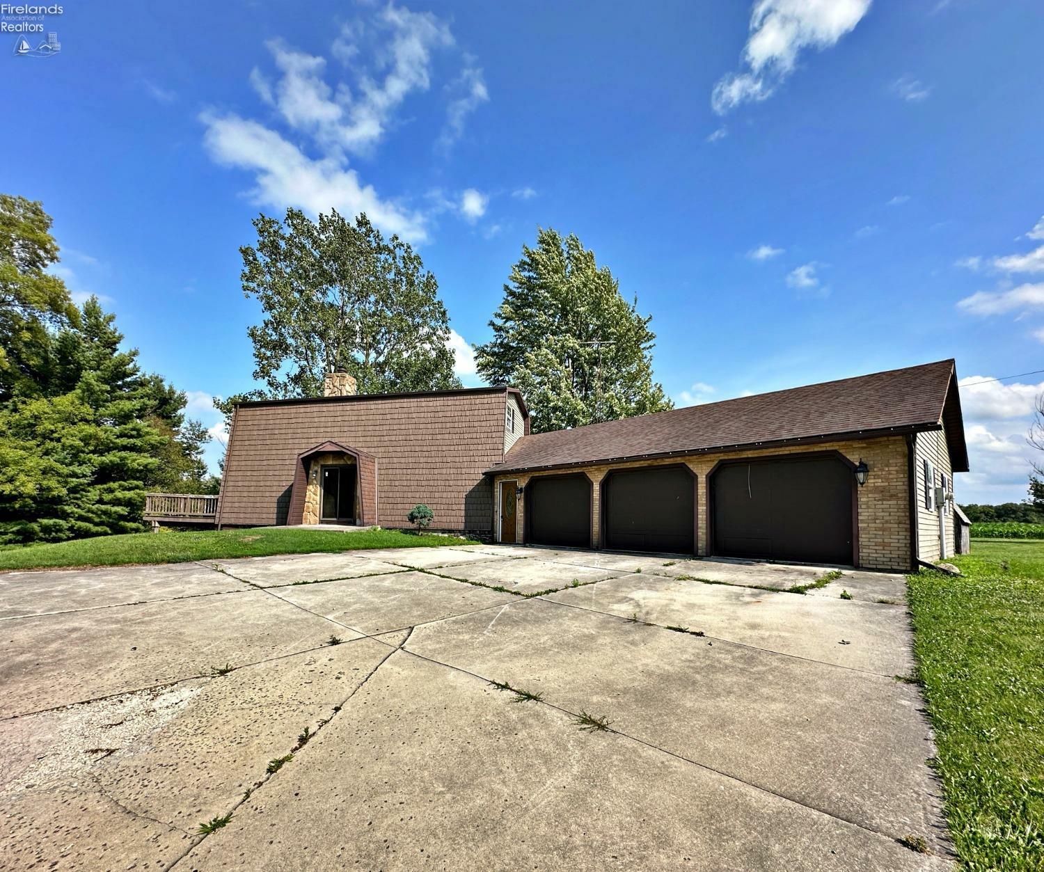 Property Photo:  5712 E Township Road 106  OH 44883 