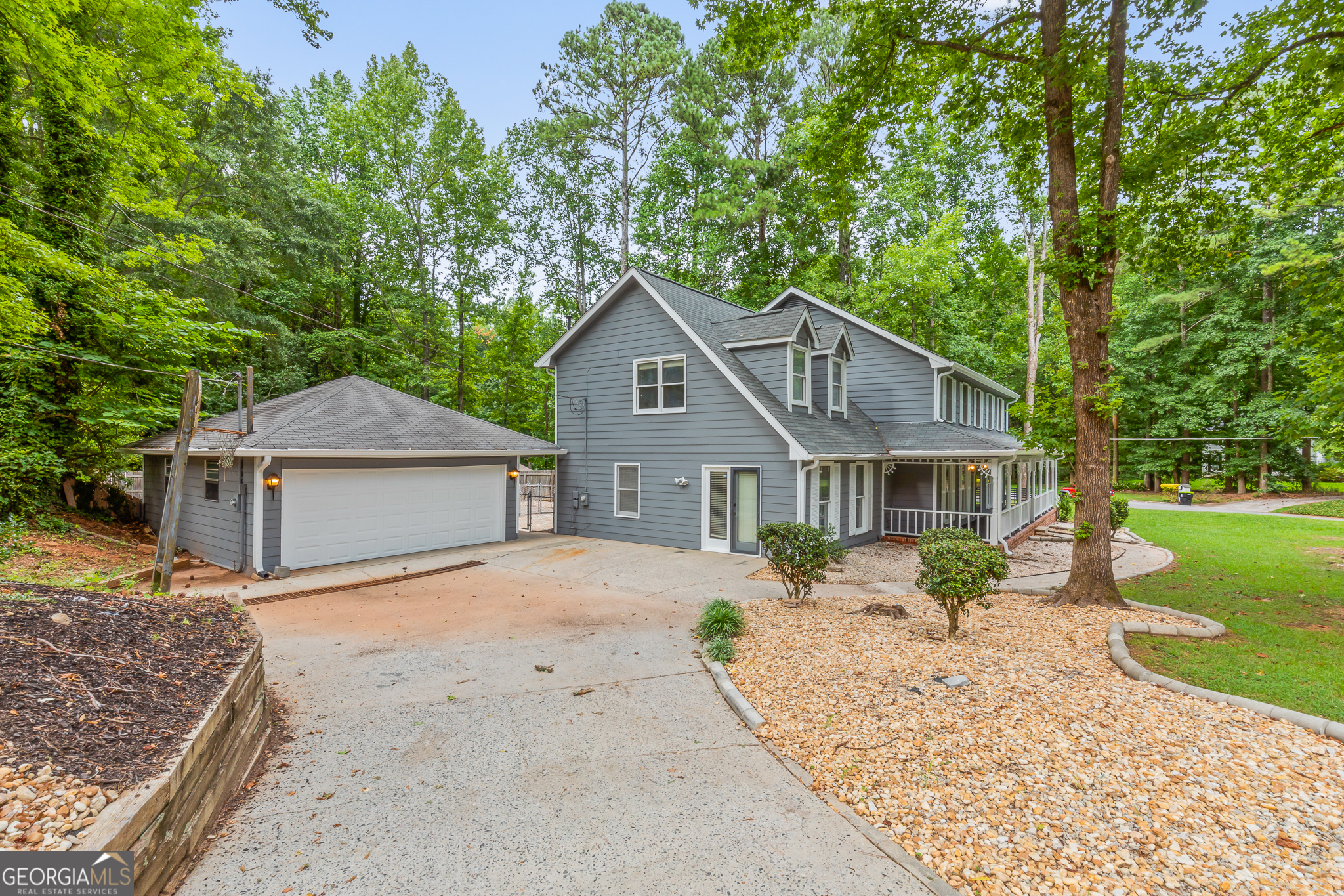 Property Photo:  105 Oak Leaf Court  GA 30214 