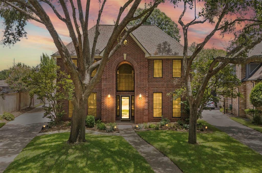 Property Photo:  1611 Galleon Oaks Drive  TX 77450 