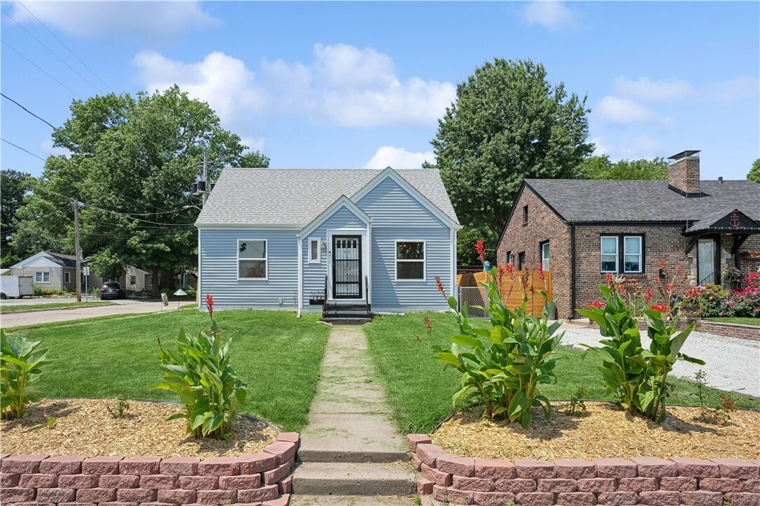 Property Photo:  3620 SW 9th Street  IA 50315 