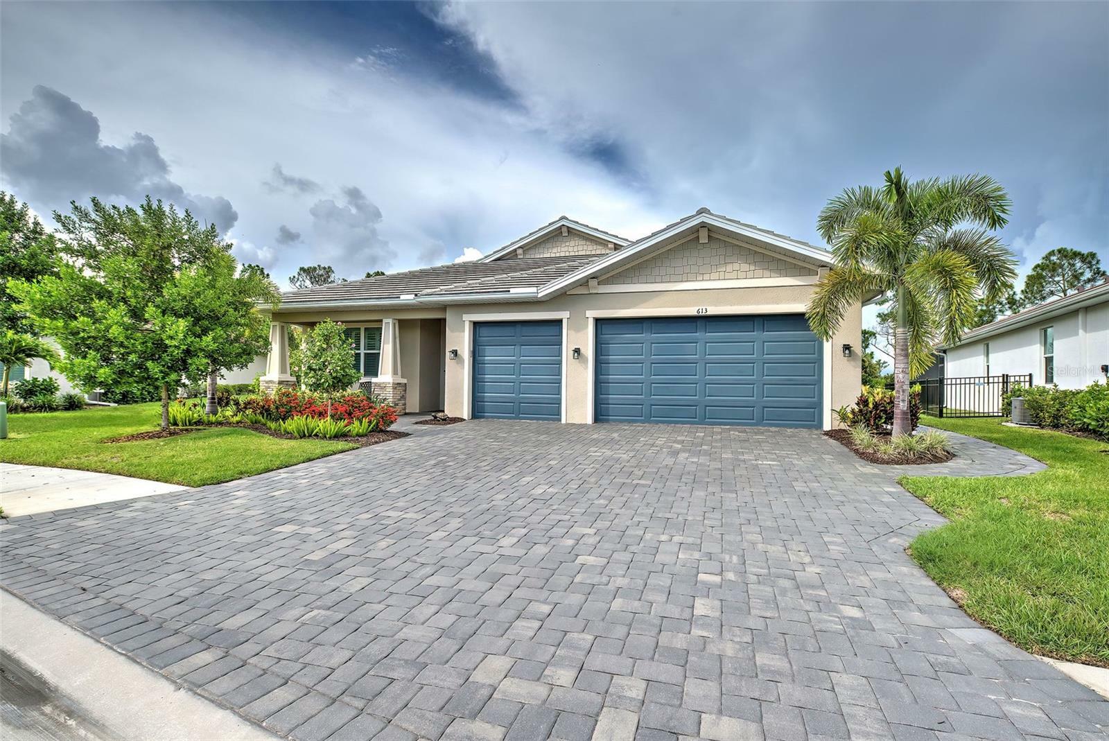 Property Photo:  613 Mistiflower Circle  FL 34275 