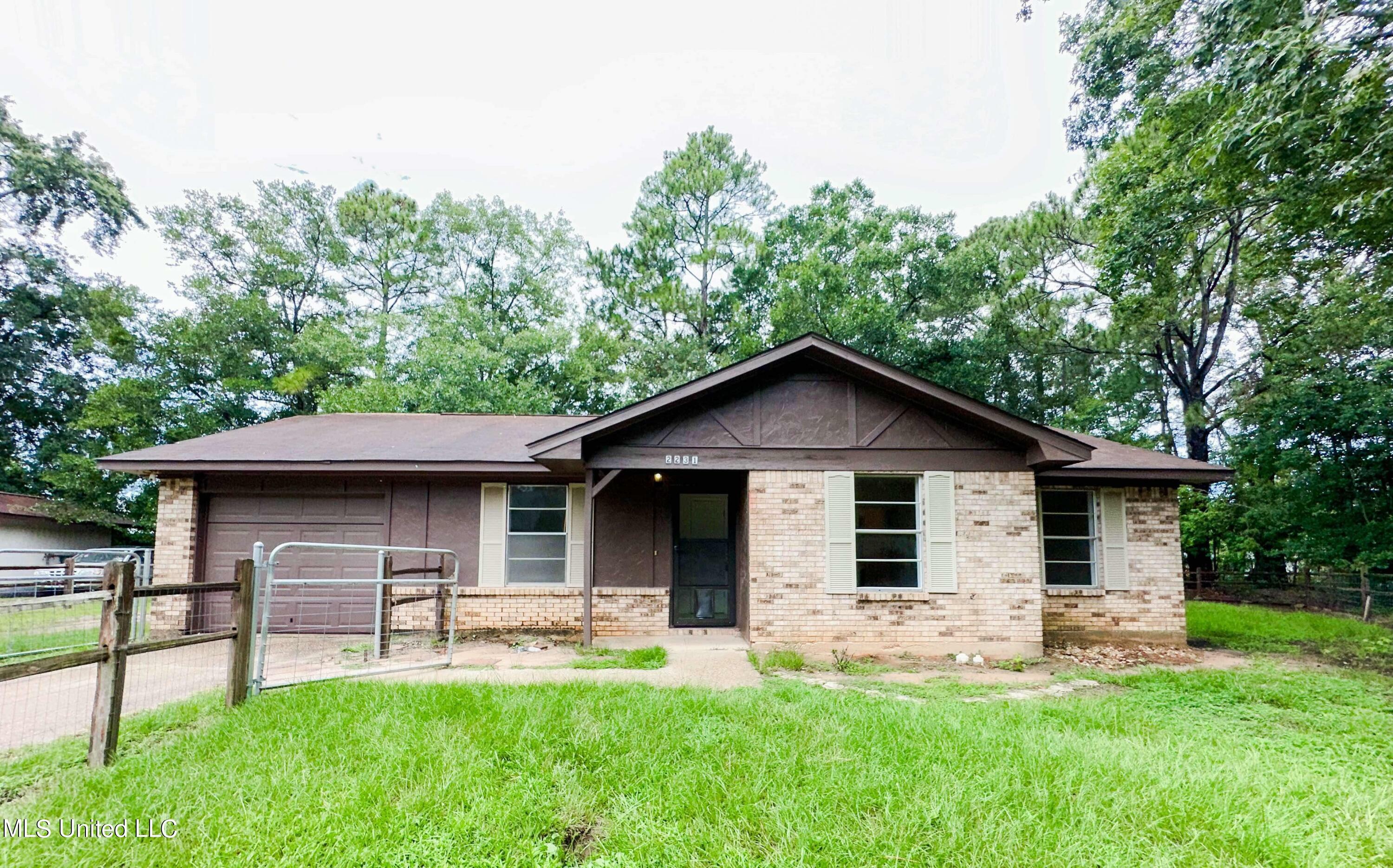 Property Photo:  2231 Springwood Road  MS 39553 