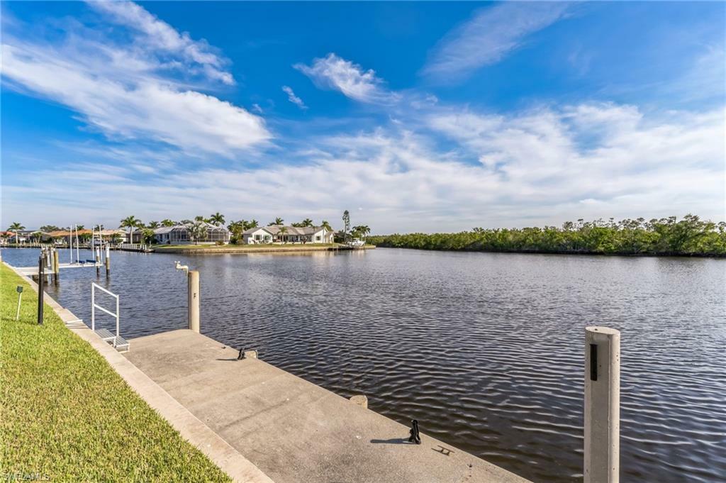 Property Photo:  367 Santander Ct  FL 33950 