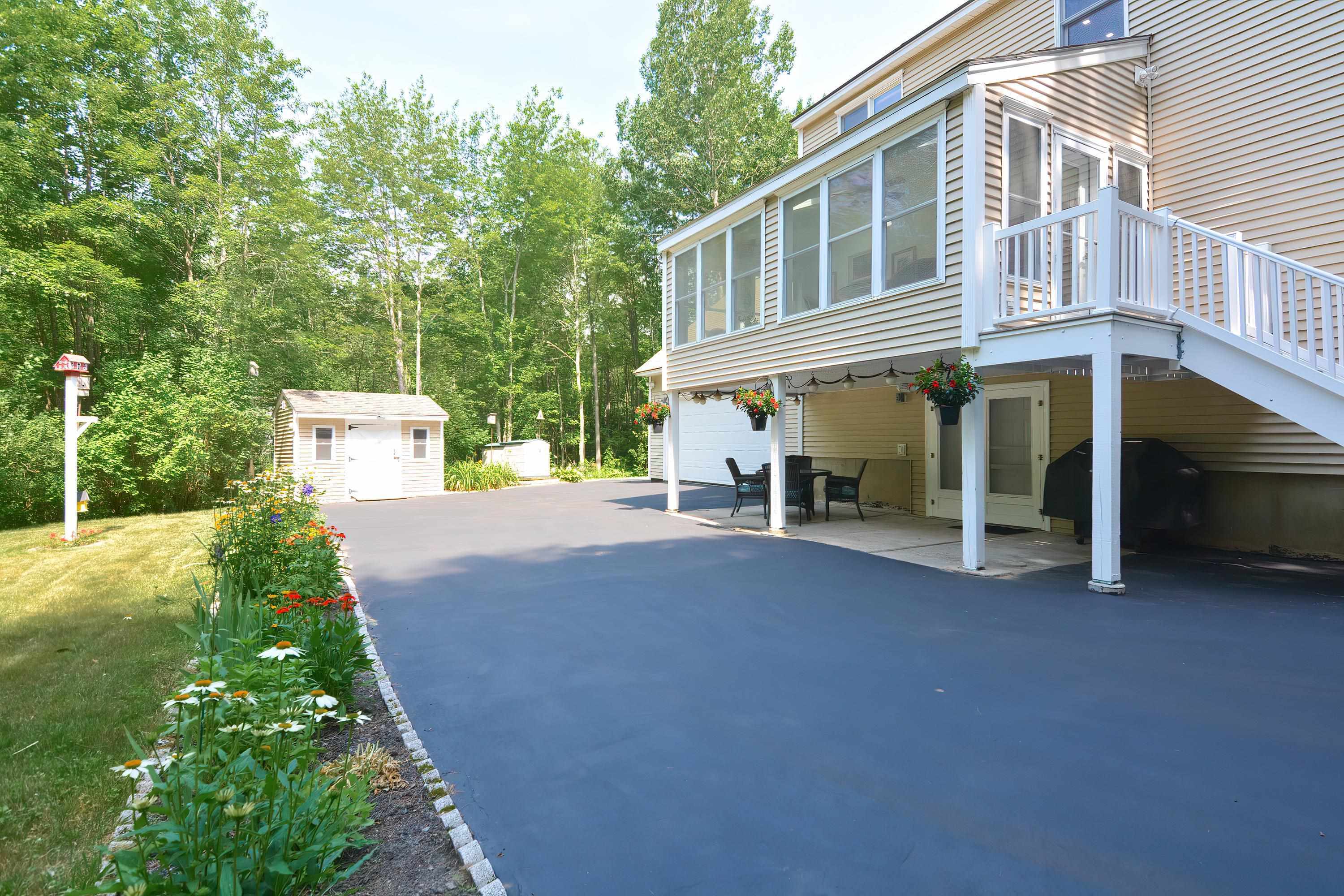 Property Photo: 391 Whitehall Road NH 03106
