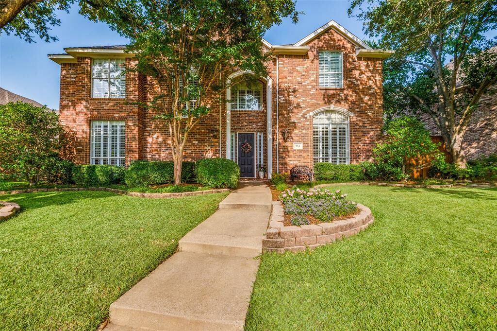 Property Photo:  974 Burns Crossing  TX 75019 