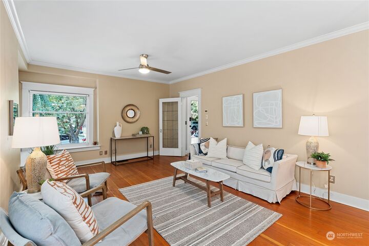 Property Photo:  1516 4th Avenue W  WA 98119 