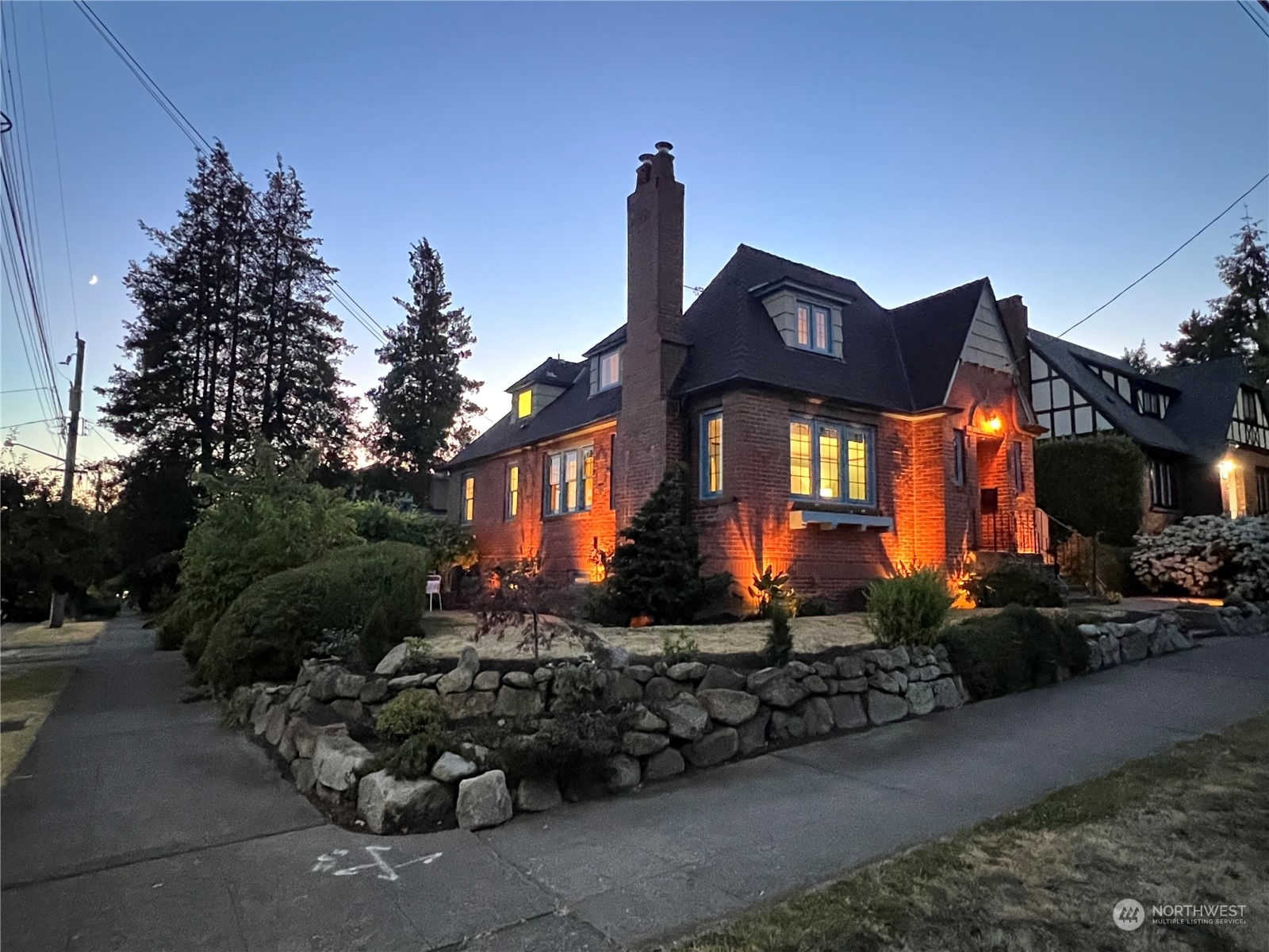 Property Photo: 8403 8th Avenue NE WA 98115