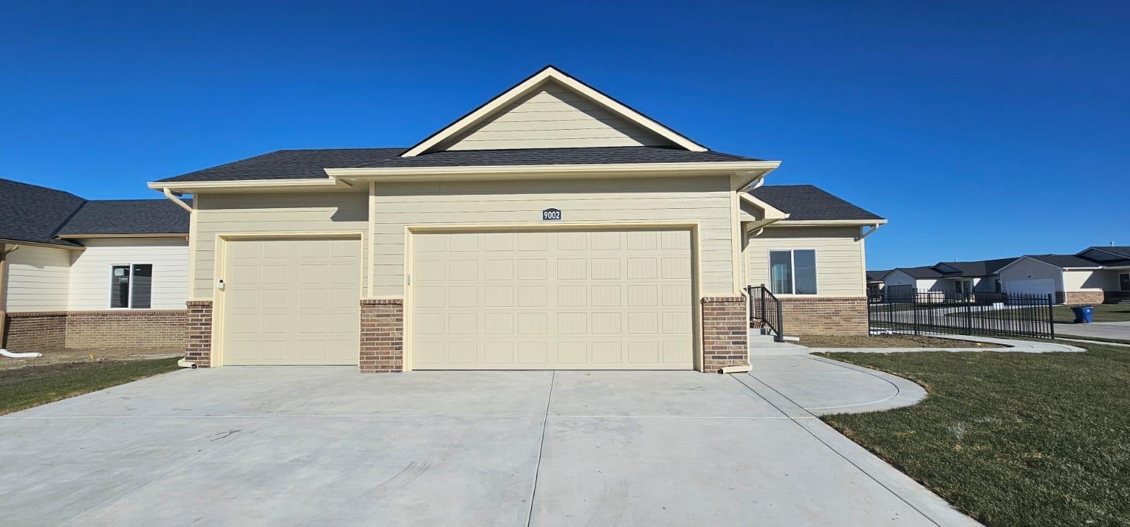 Property Photo:  9002 E Summerside Pl  KS 67226 