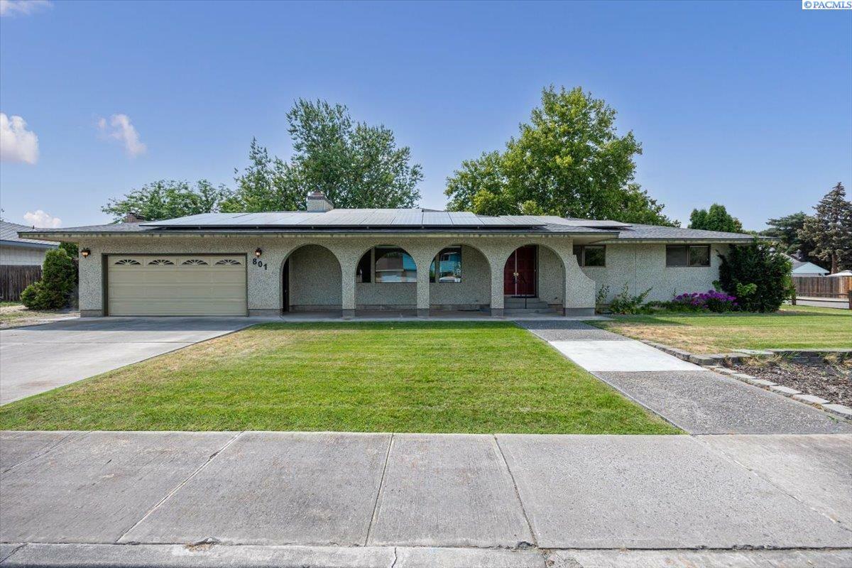 Property Photo:  801 N Sheppard Pl  WA 99336 