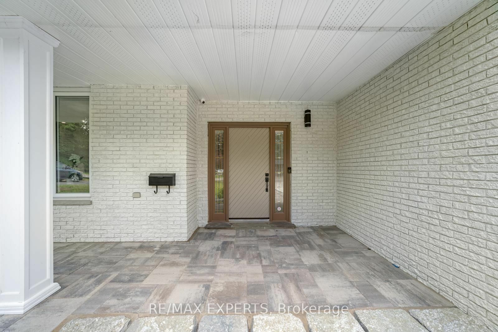 Property Photo:  251 Sherwood Crt  ON L1G 6P5 