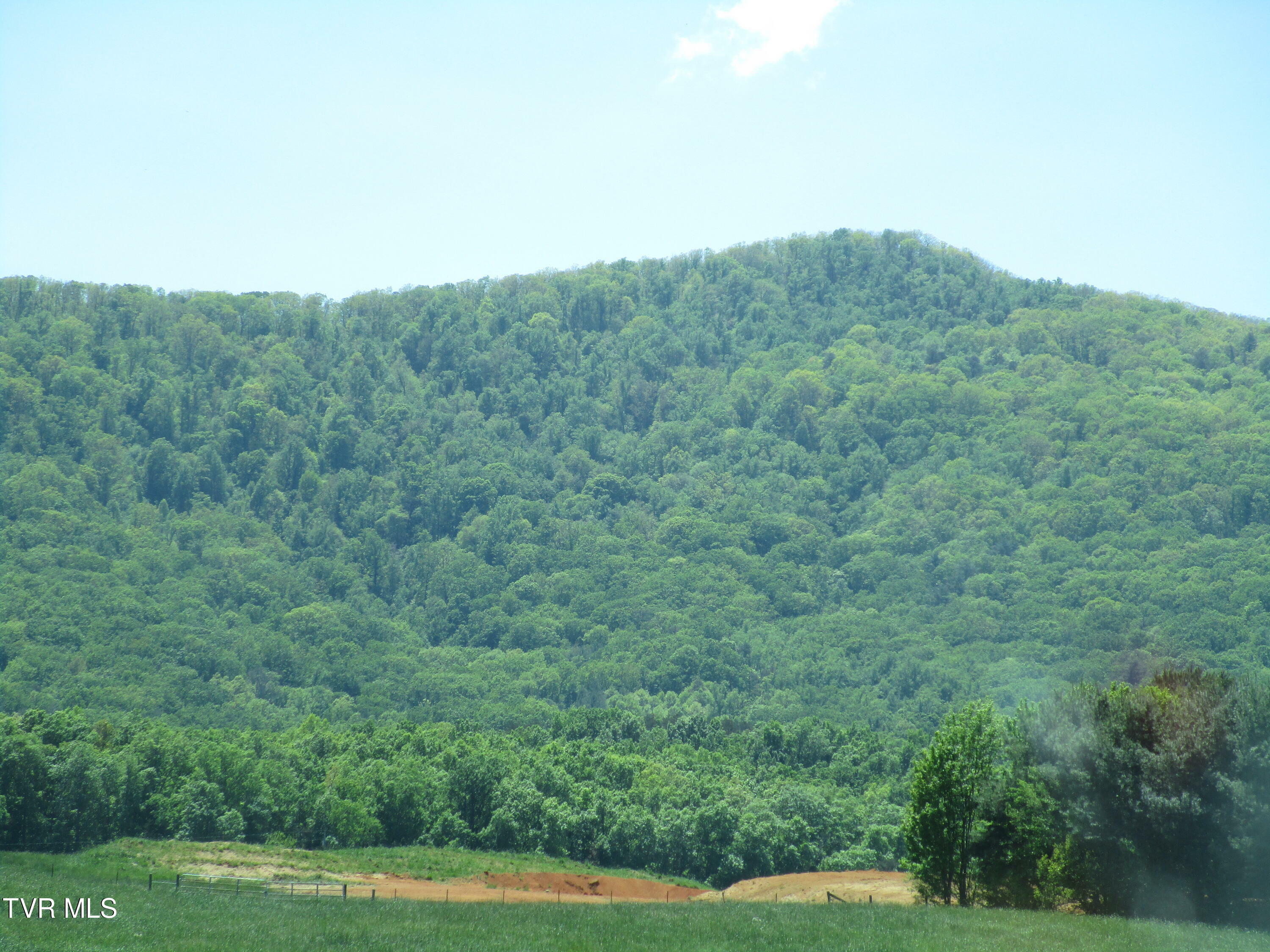 Property Photo:  147 North Highway 107  TN 37727 