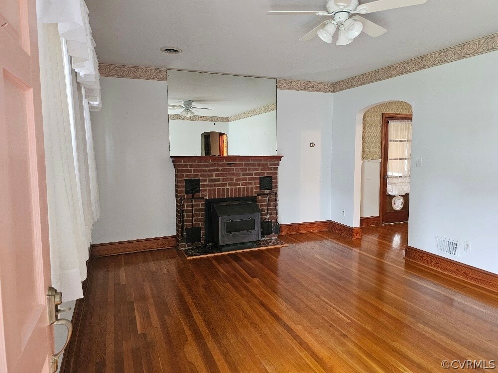 Property Photo:  21420 Warren Avenue  VA 23803 