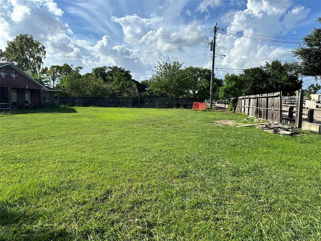 Property Photo:  9402 Derrik Drive  TX 77080 