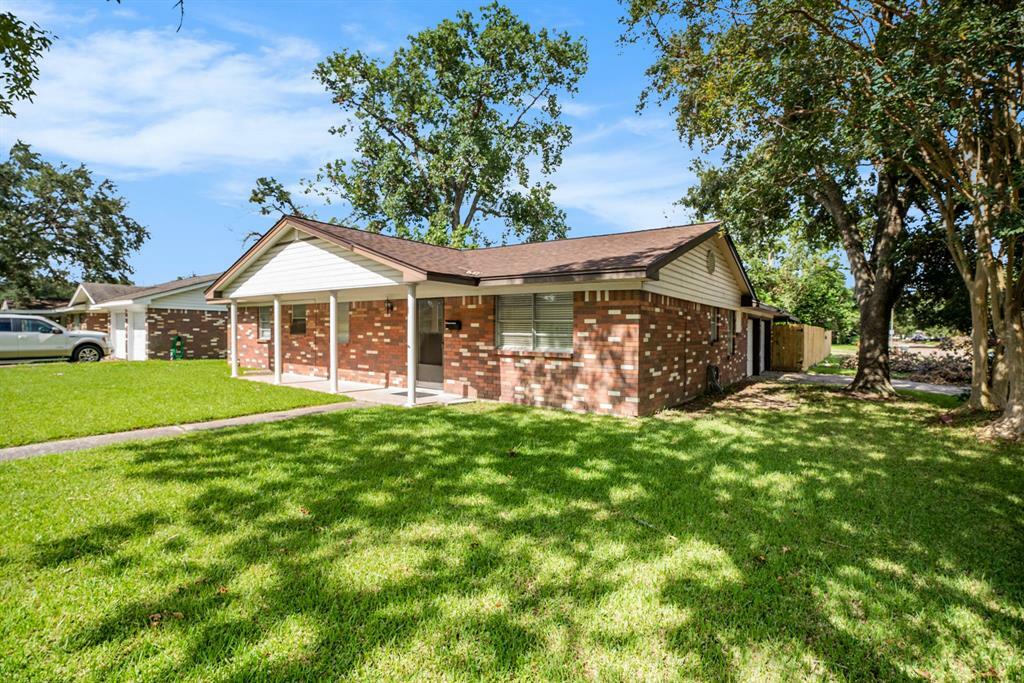 Property Photo:  4202 Glacier Lane  TX 77536 