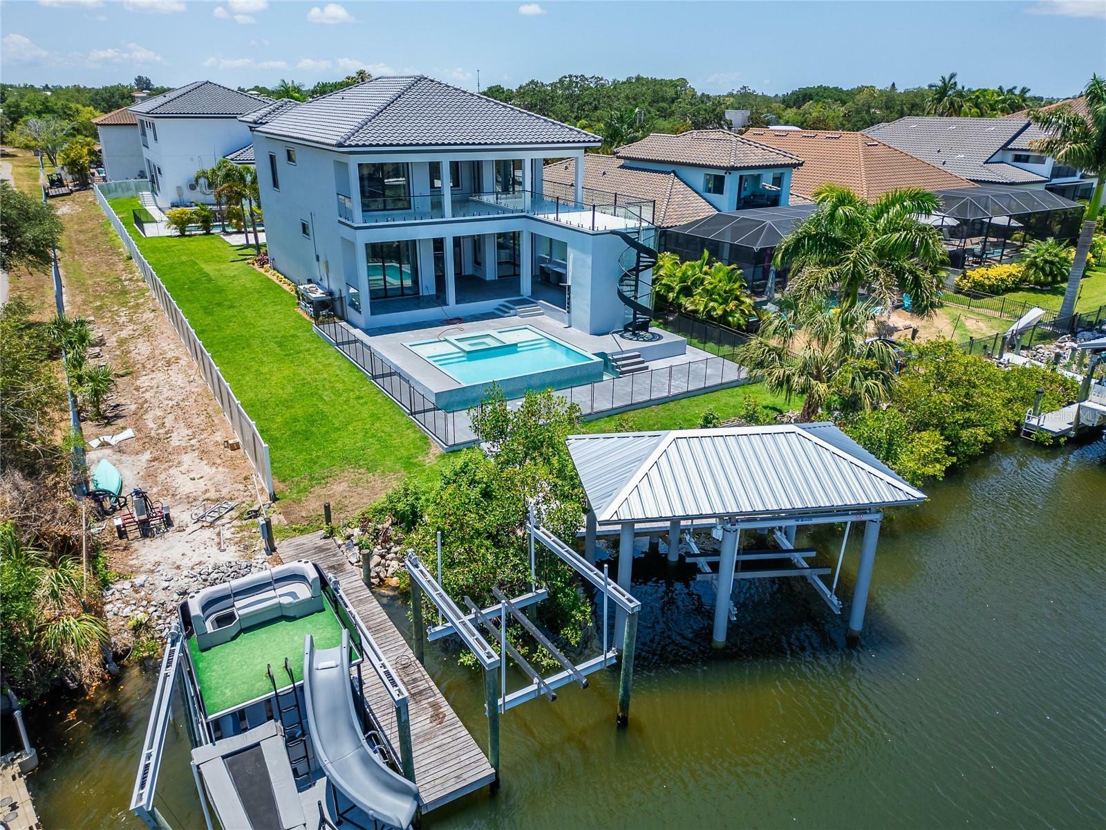 Property Photo:  517 Treviso Drive  FL 33572 