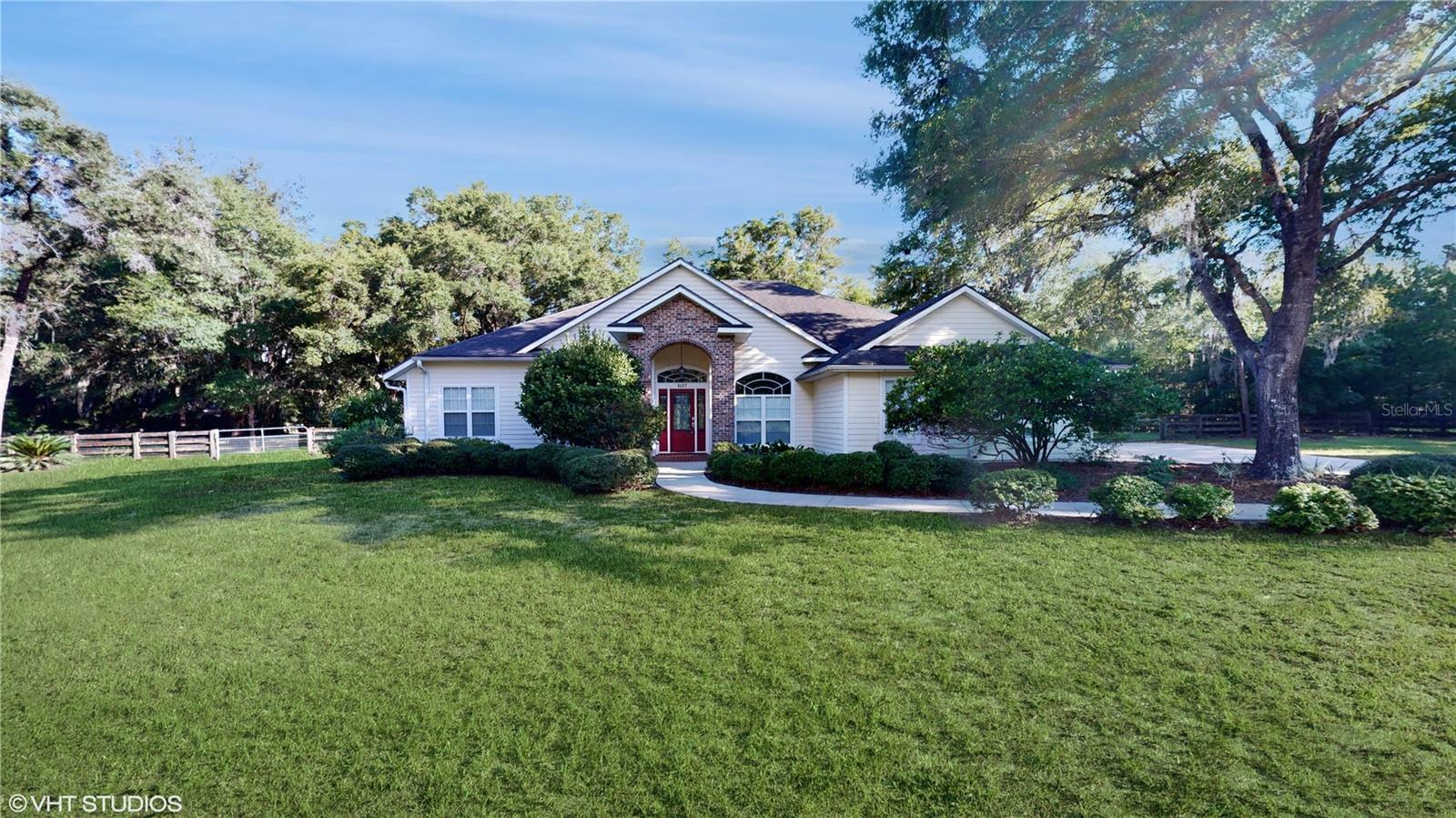 Property Photo: 8627 SW 95th Place FL 32608